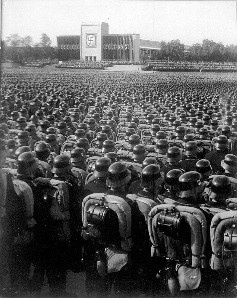 뉘른베르크 전당대회 1935. 조지 루카스의 스타워즈 장면의 모델. © Bundesarchiv